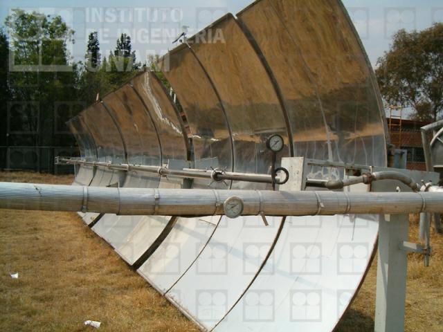 Planta solar del IIUNAM, formada por páneles solares