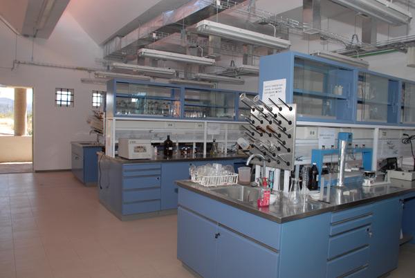 Unidad Académica Juriquilla • Laboratorio de Procesos Avanzados y Tratamiento de Aguas • Laboratorio de Análisis Físico-Químicos • 
